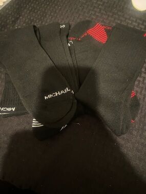 MICHAEL Kors set of 4 long socks (2)b&red (2)b& white